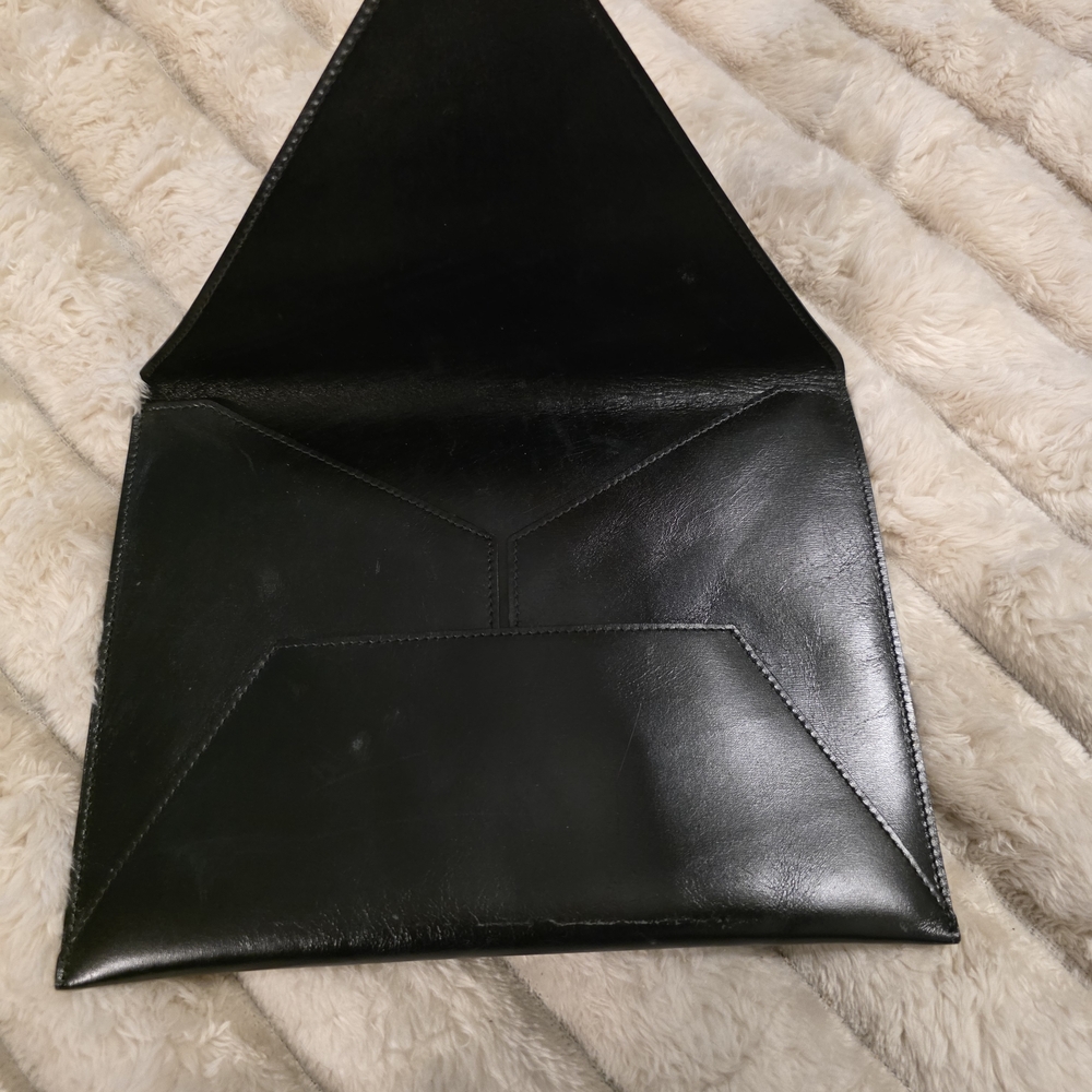 Authentic Vintage Gucci Black Leather Envelope Clutch - Picture 9 of 9